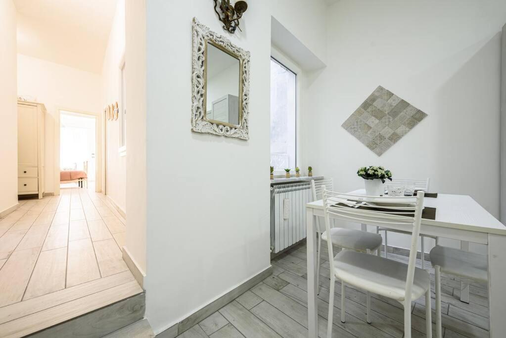 A Due Passi Da Toledo Apartment Naples Luaran gambar