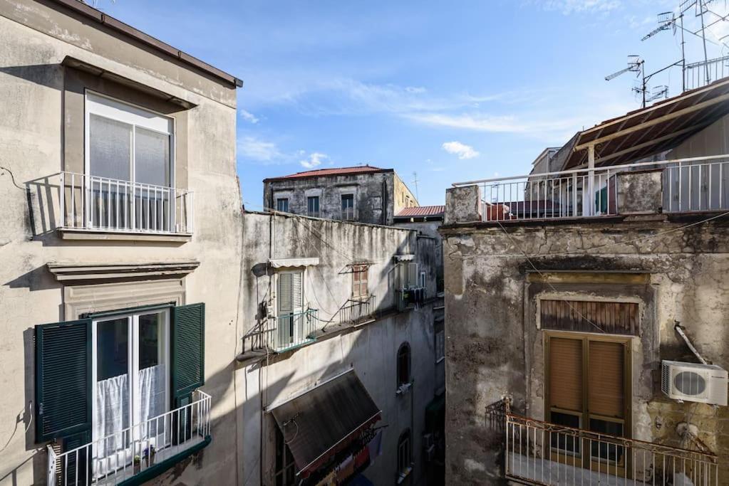 A Due Passi Da Toledo Apartment Naples Luaran gambar